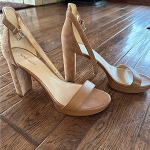 Nine West Dempsey sandals size 10 1/2
